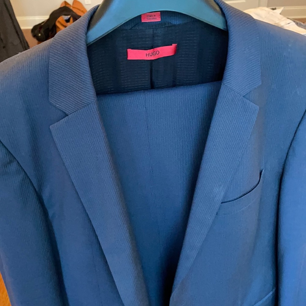 Hugo boss navy suit virgin wool